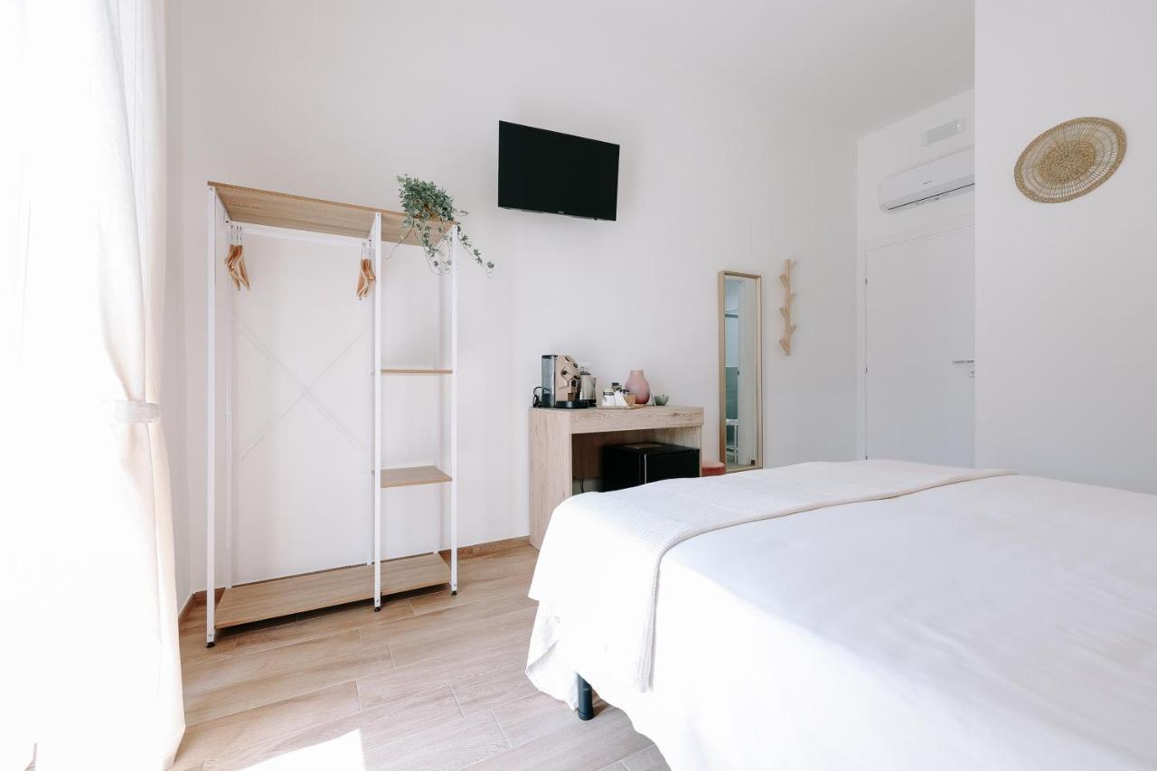 Primo Rent Room Mesagne Bagian luar foto