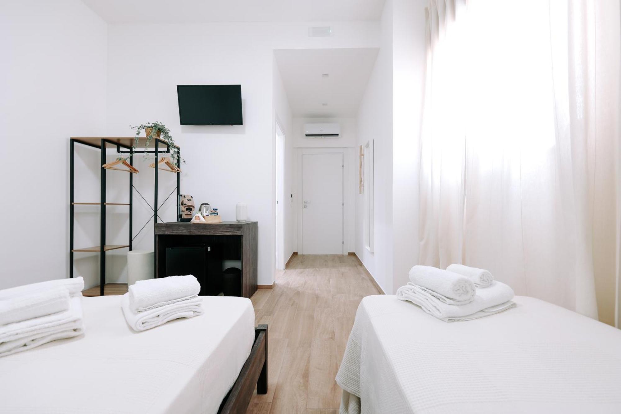 Primo Rent Room Mesagne Bagian luar foto